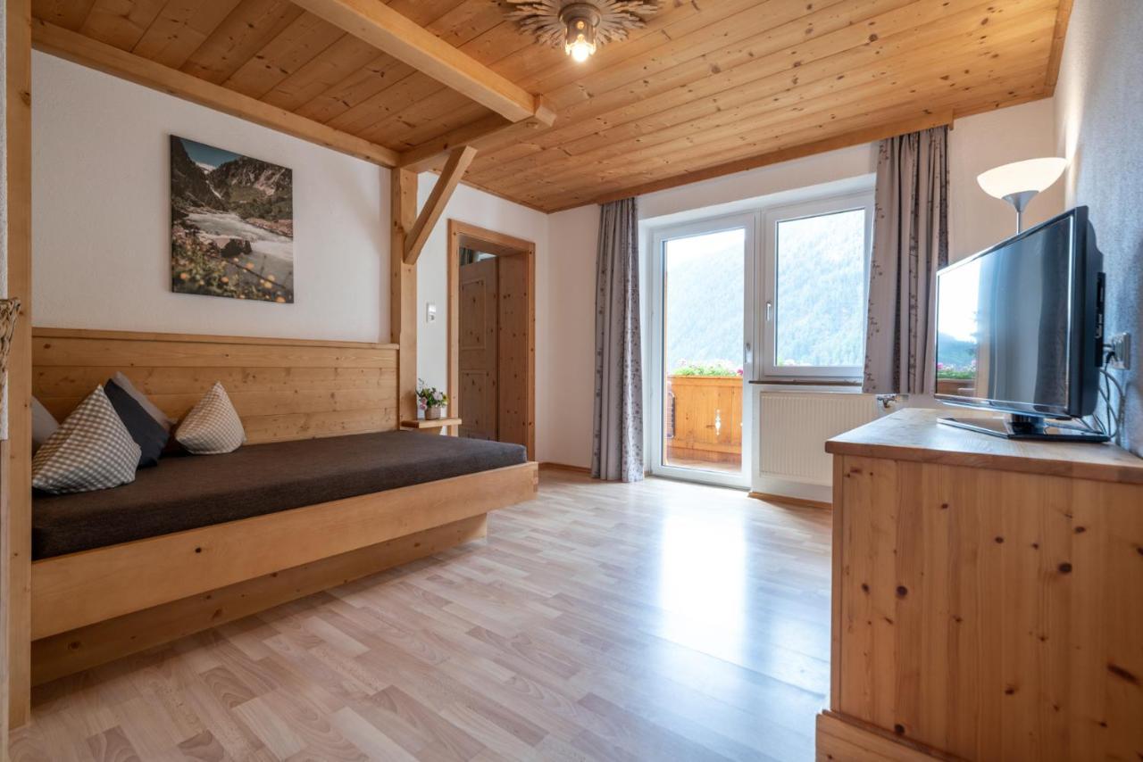 Familienhotel Replerhof Mit Kinderbetreuung Pragraten Room photo