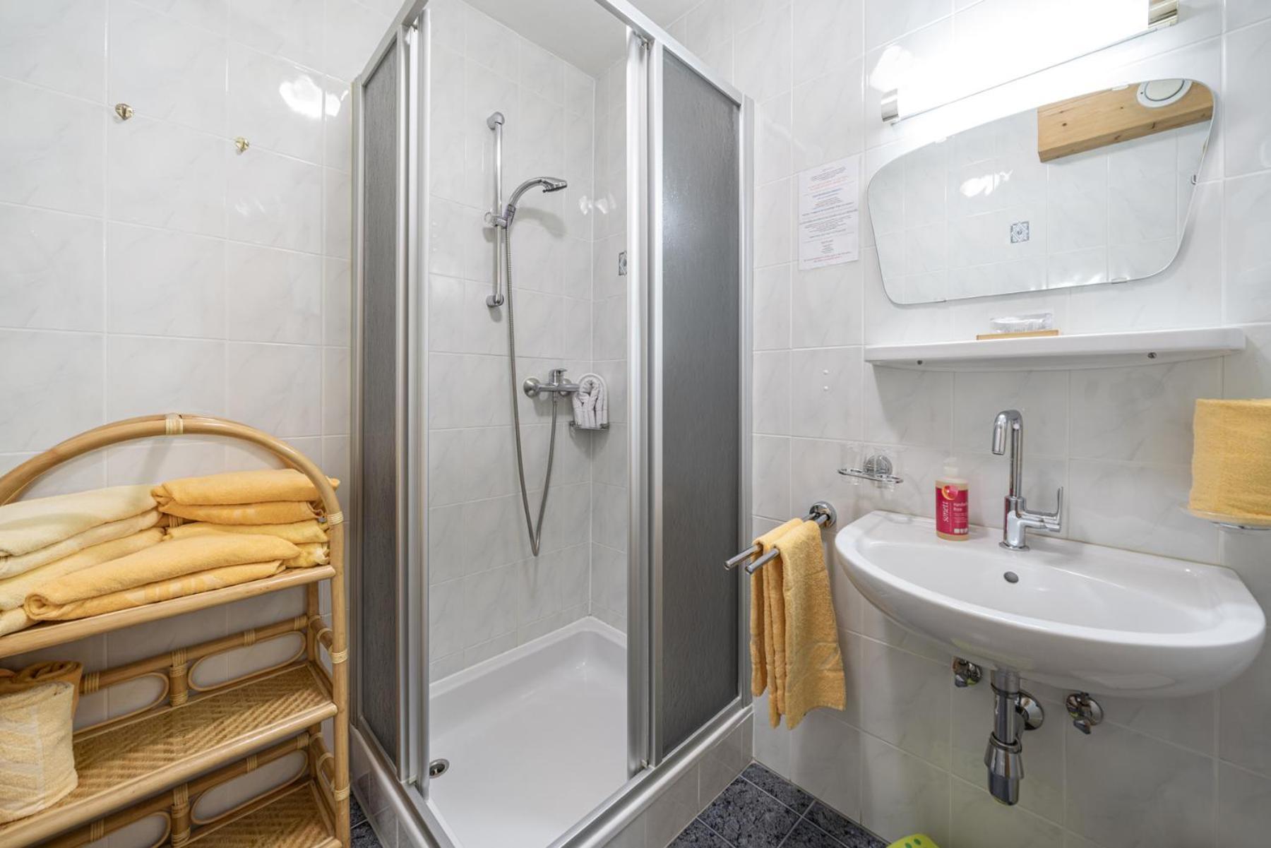 Familienhotel Replerhof Mit Kinderbetreuung Pragraten Room photo